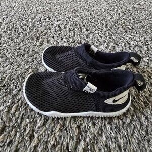 Nike Toddler Black Water Shoes Size 6c